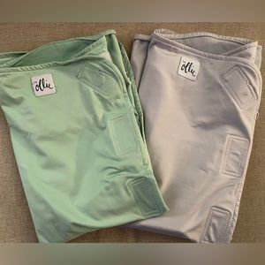 2 Ollie Swaddles. Grey and Green